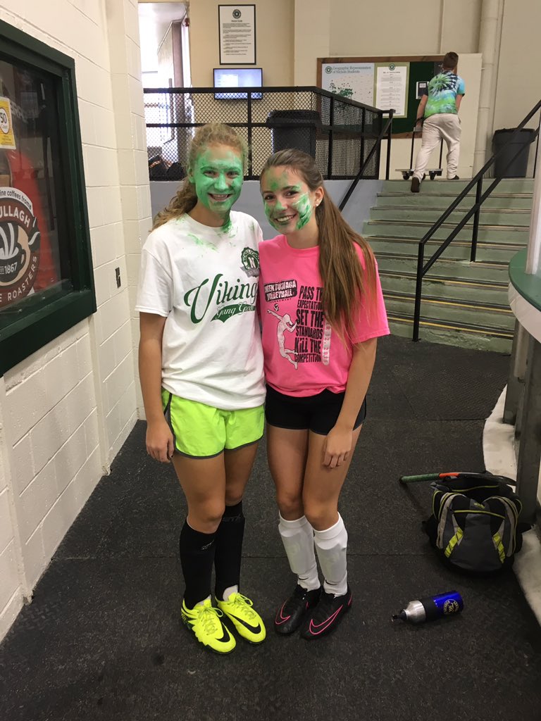ava_suda's tweet photo. happy bday urbs!! love u girly @rurbank20 โค๏ธโค๏ธ #winded #dpartner https://t.co/aKTW9IKWJZ
