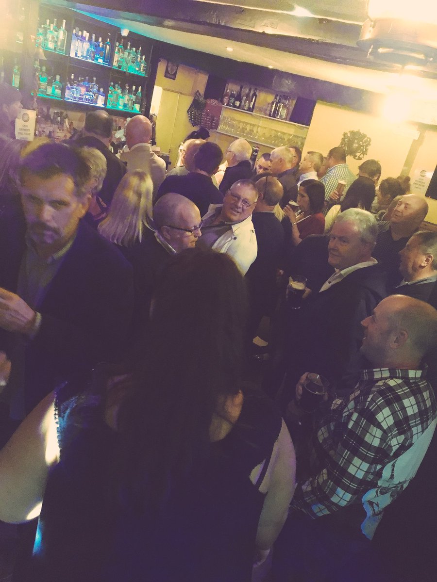 officialsteviep's tweet photo. Packed out! Duke of Cornwall in Weymouth #performersdream #lovemusic #singformysupper https://t.co/TTuYkmeroQ