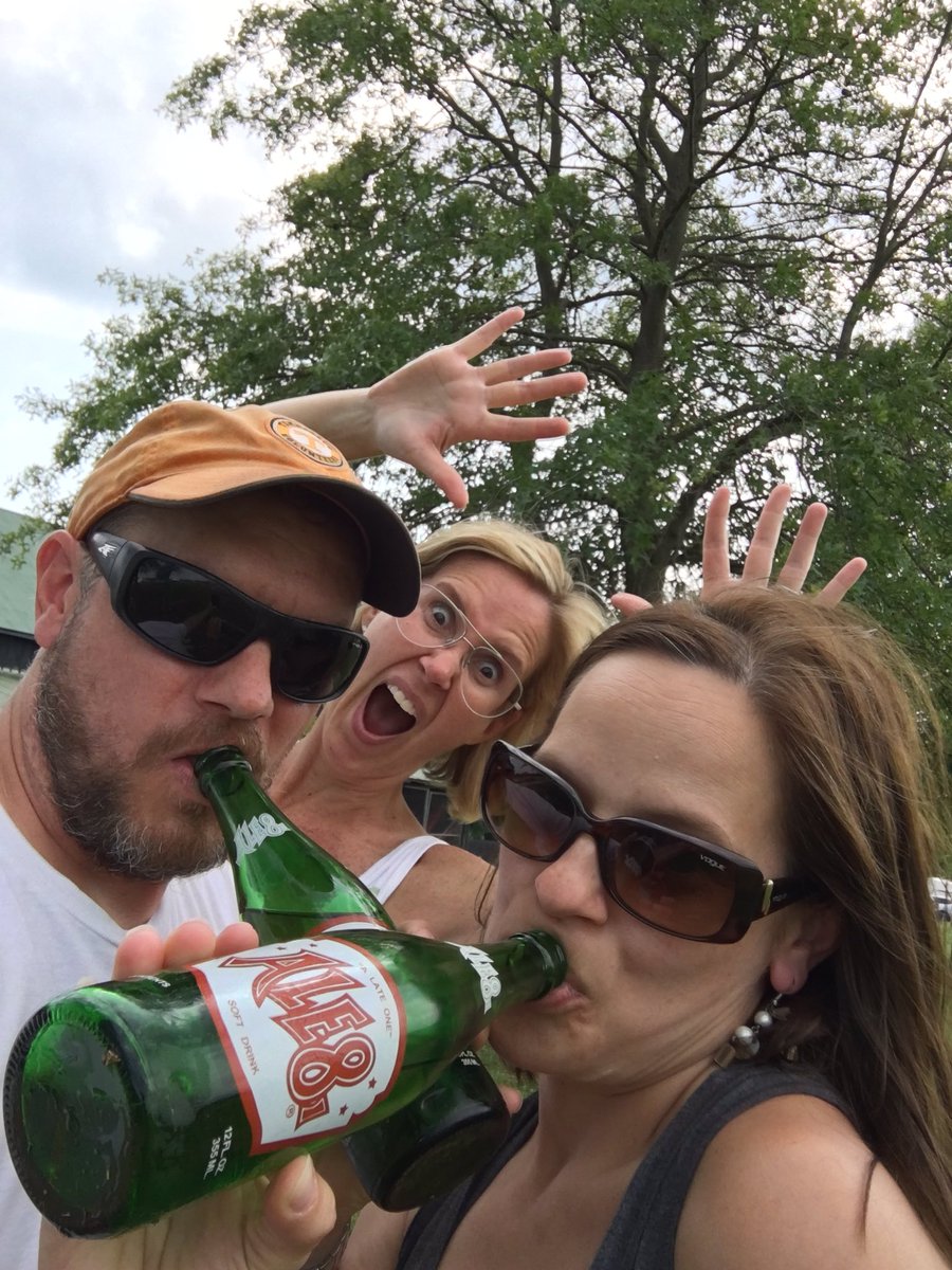 donrosszx's tweet photo. Ultimate Frisbie and ultimate refreshment in Kentucky. Thanks @Ale8One https://t.co/6ylKwVpUH7