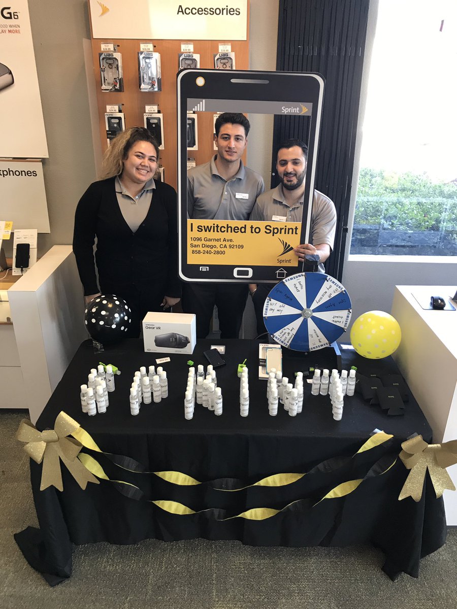 Having some fun w <a href="/SprintStore1047/">Sprint Pacific Beach</a> #Switchnsave and let <a href="/ExpertsChoice/">UCR Sprint</a> PB take care of you! @amatti12 <a href="/SDMikeE1331/">mike eccher</a>