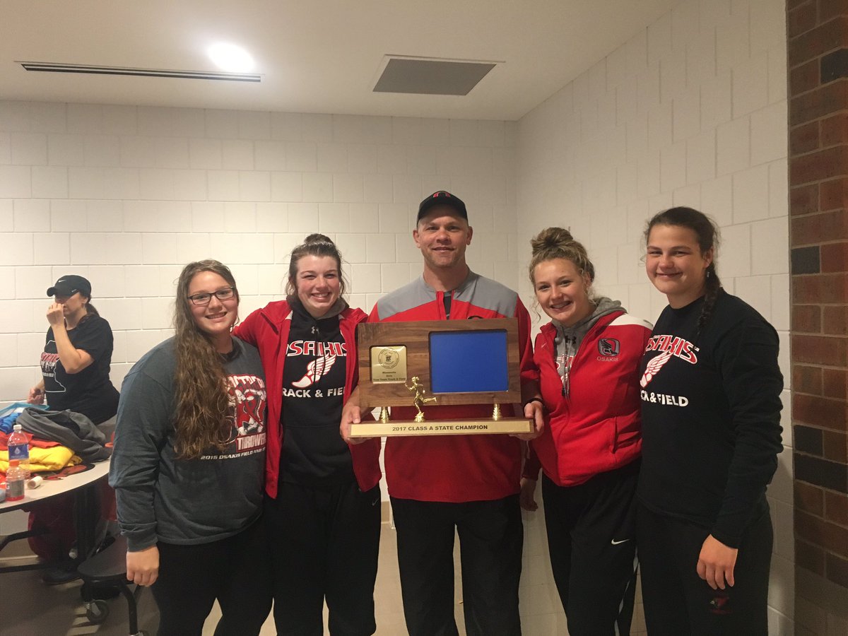 OsakisTnF's tweet photo. Throw crew represented today! 1 & 4 in disc, 1 & 5 in shot, STATE TRUE TEAM CHAMPIONS! #throwernation #OsakisTnF #throws https://t.co/aRJHtSHNjh