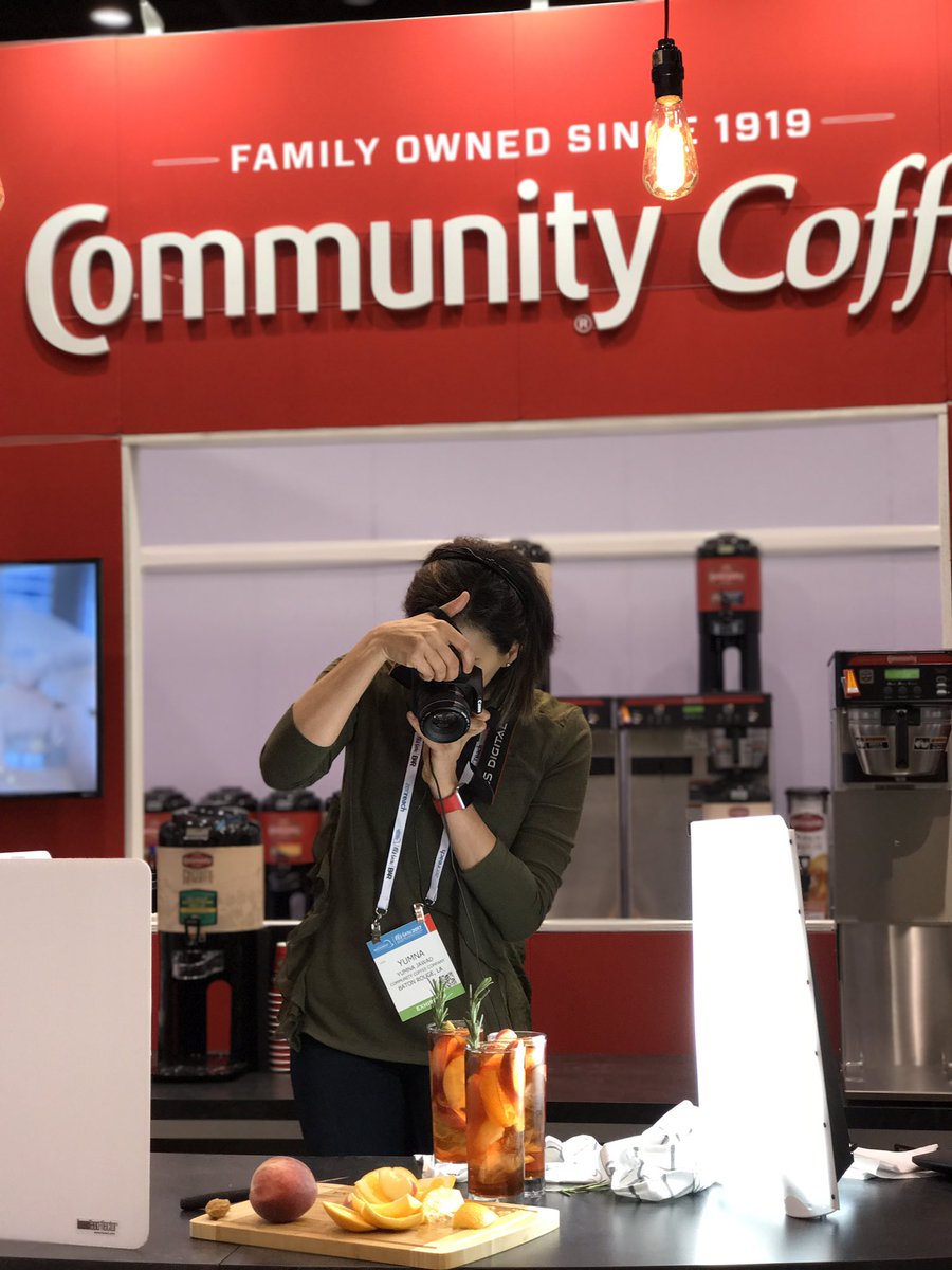 FeelGoodFoodie's tweet photo. In action at the #NRAShow17 📸⚡️
I partnered with @CommunityCoffee to do a live photo styling demo!
#StyleYourPlate #Sponsored https://t.co/TD3Q9L4KoH