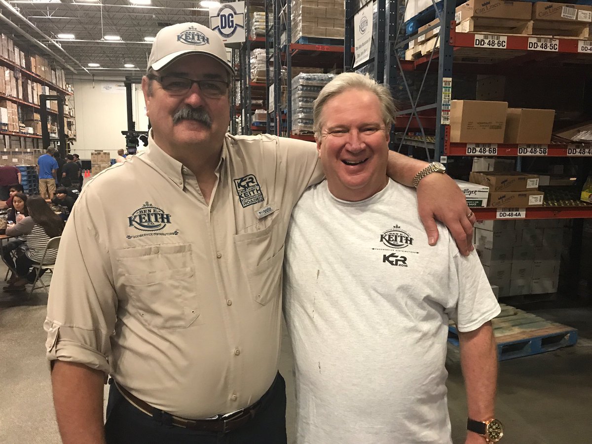 BenEKeithFoods's tweet photo. The competition is heating up here at the 2017 Fork and Truck Roadeo. @BenEKeithSA #KCR2017 https://t.co/hwhccU5mBL