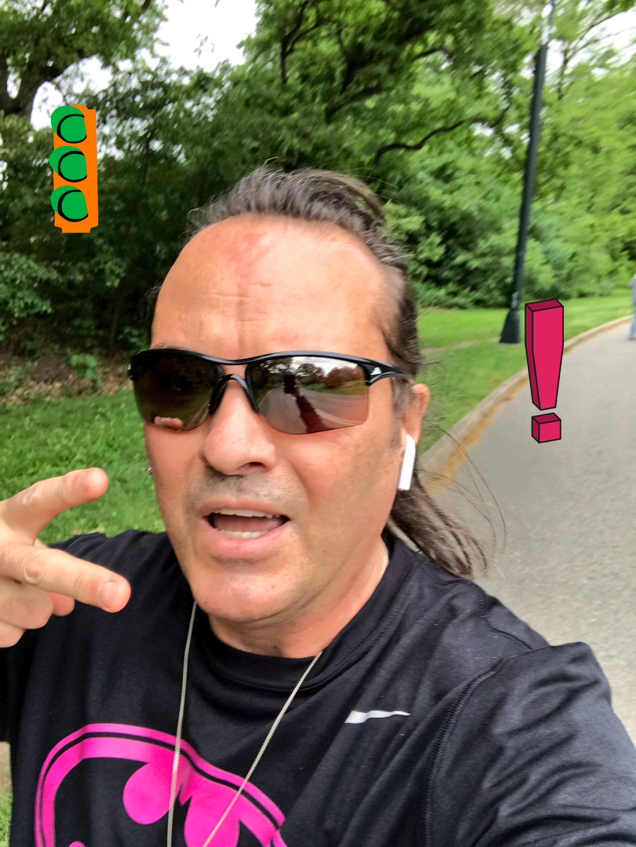 JohnLegere's tweet photo. Whaaat!! Yesterday was 95 and hotttt and today you need a long sleeve shirt while running @CentralParkNYC... I like today better #runrunrun https://t.co/pXu6SMVjUW