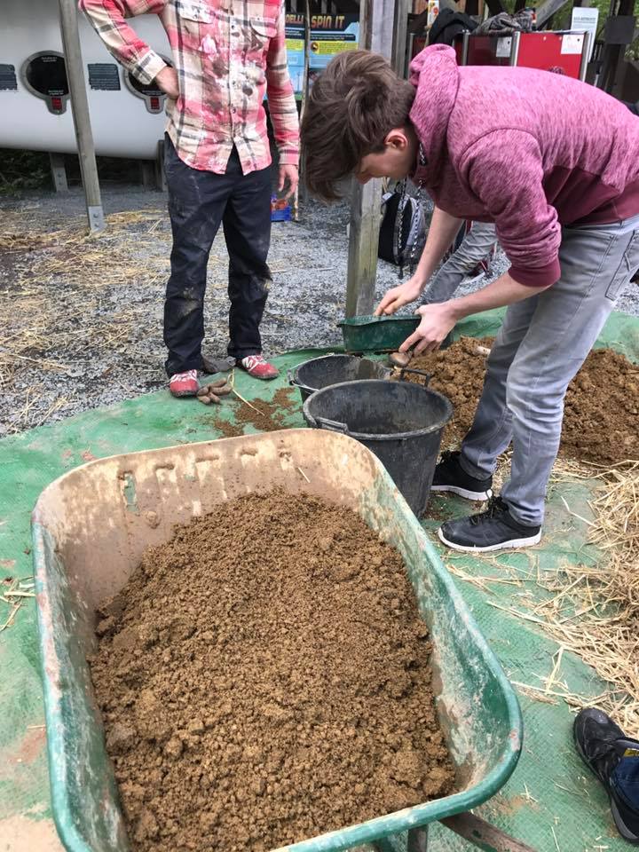 connordnicoll's tweet photo. Fantastic hands on #materials week at @centre_alt_tech! #uni #rammedearth #timber #hemplime #cob #strawbales #turfroof #eco #architecture https://t.co/t1cSiE4Fk8