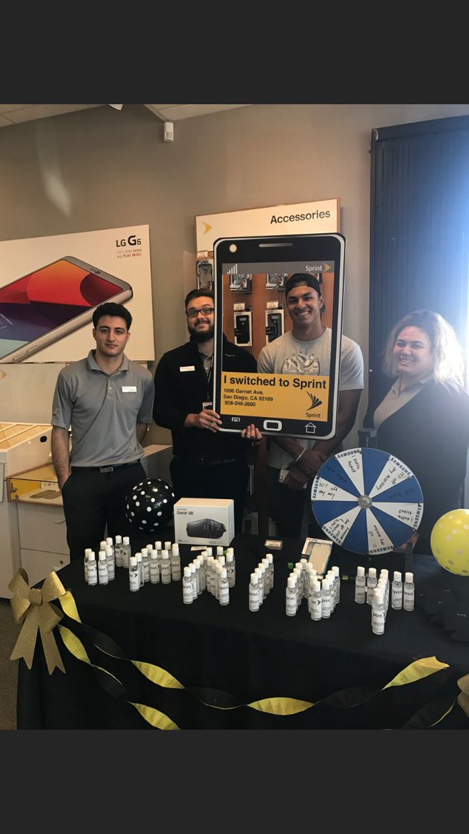 Changing peoples lives 5 lines at a time! 5 lines for $90 ONLY @ Sprint Pacific Beach on Garnet and Dawes! #sandiego @amatti12 <a href="/DannyIsho/">Danny Isho</a>