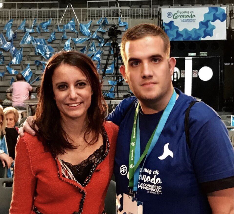 jmgarmilla's tweet photo. Foto junto @ALevySoler #14CongresoPPGranada #CreemosenGranada 🇪🇸🇳🇬 https://t.co/kwaOIim4kw