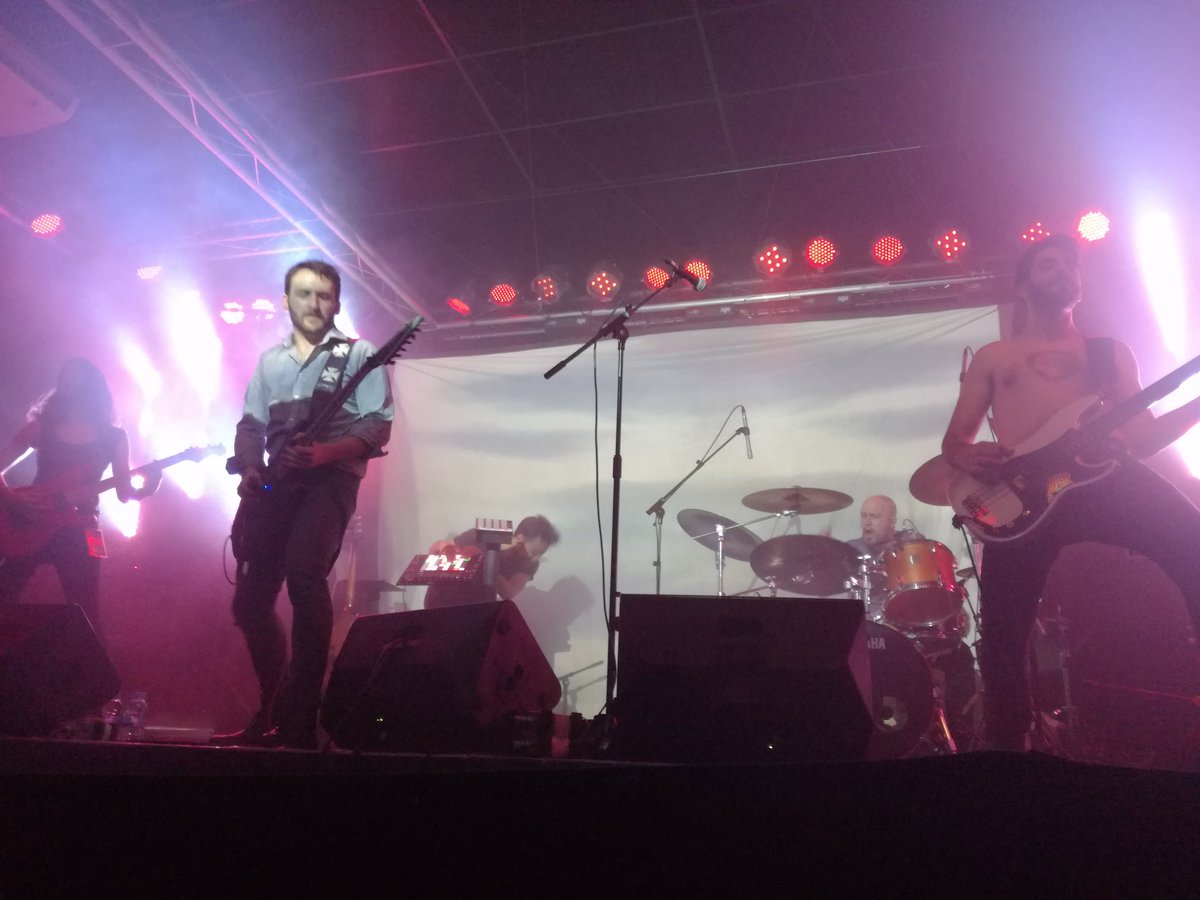 Acaba de terminar <a href="/obsidiankingdom/">Obsidian Kingdom</a> en <a href="/VitruvianFest/">Vitruvian Fest</a> Como viene siendo costumbre, no decepcionan