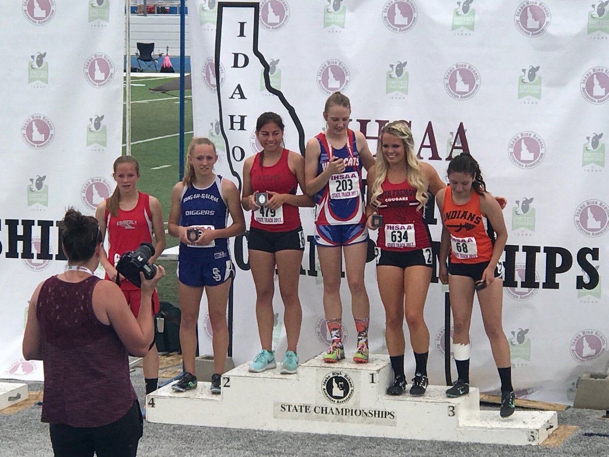 JennaRavenscrft's tweet photo. @KrystalBenitezz bringing home the silver in 300 hurdles.  Also next year a chuk!  #gochuks https://t.co/z33zmOdH6C