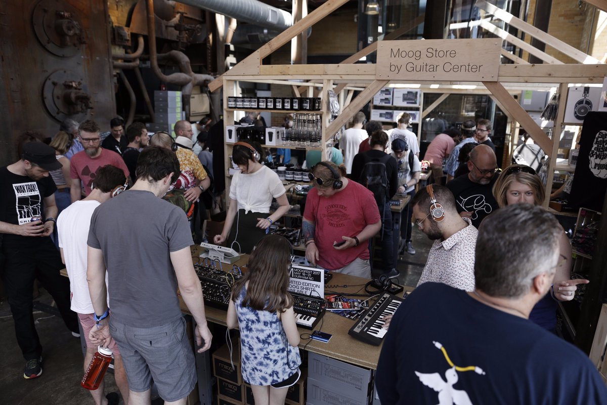 guitarcenter's tweet image. Tomorrow is your last chance to shop the Pop-Up #MoogStore at #Moogfest2017! See the latest from @moogmusicinc @Roland_US +more 🎹