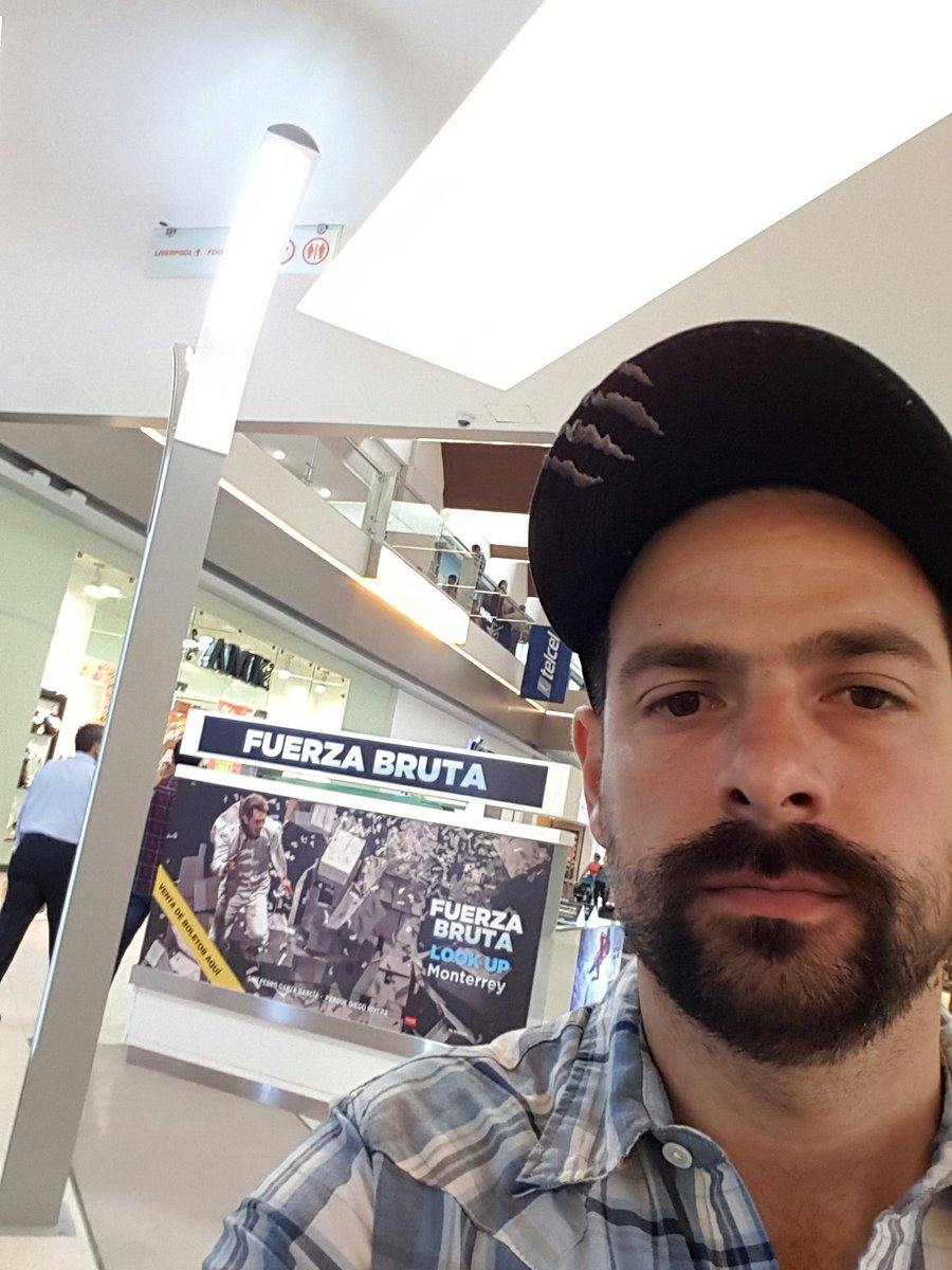 SiSoyRudy's tweet photo. En galerías mty hay un punto de venta de @FuerzaBrutaOK #lookupmty https://t.co/YirOk1us92