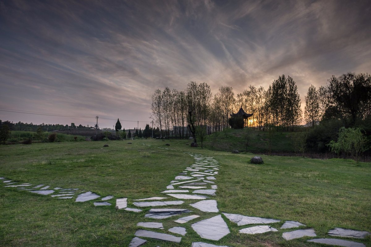 jroldcoo's tweet photo. but that sunset tho @MarkDohner #ButThatSunsetThough 🤗 https://t.co/9qJyNq3dbn