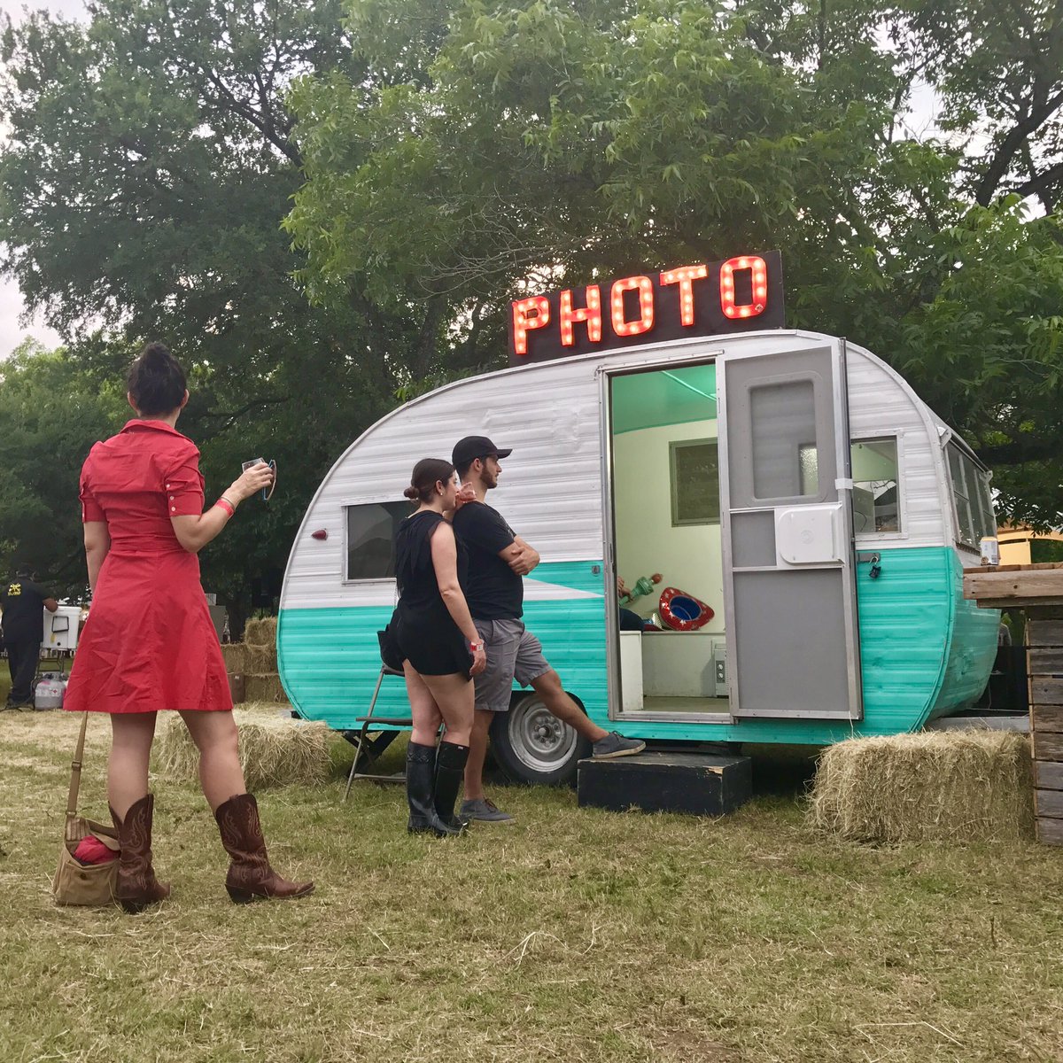 theAustinot's tweet image. No Austin festival would be complete without a photo booth, and @HotLuckFest is no exception.

#ATXweekend #HotLuck