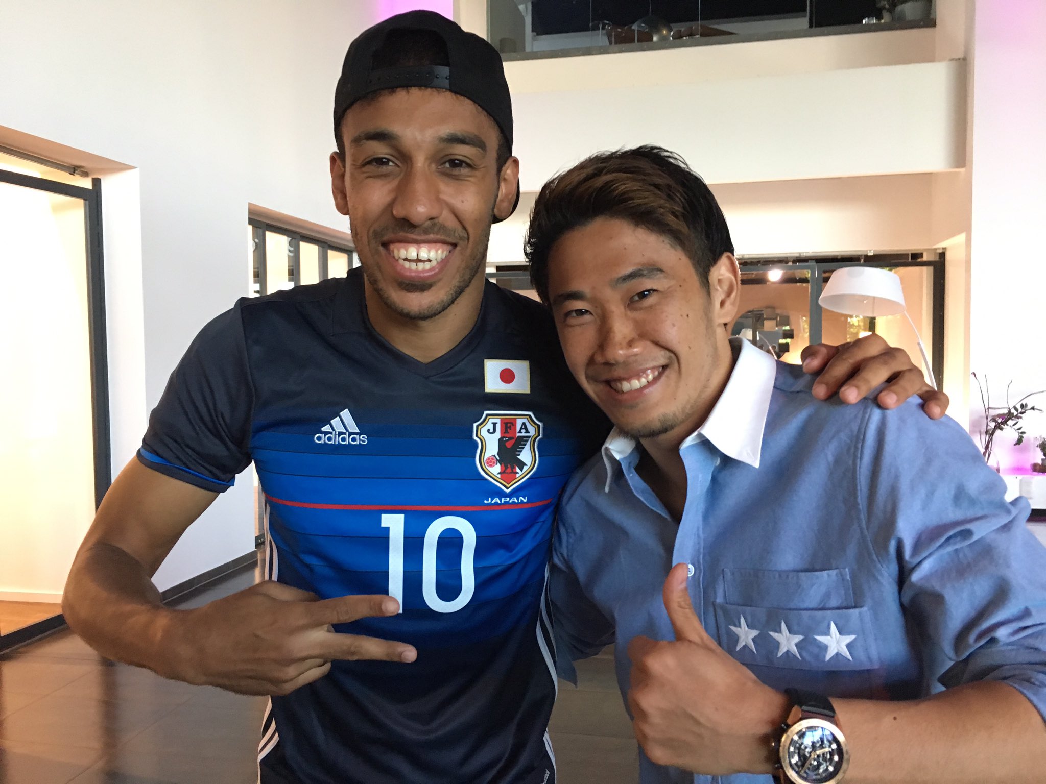 Shinji Kagawa 香川真司 Congratulations On Top Scorer Auba Sk23 Dortmund Aubameyang Topscorer Bundesliga Welcometojapannationalteam Www 笑 T Co Vjqr9xwtxa