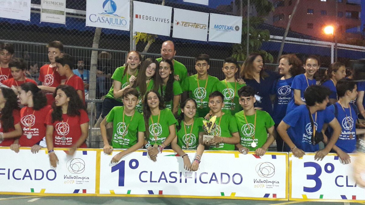 Valleolimpia's tweet photo. #VB #ValleOlimpia2017 medalla de oro 🥇: FS infantil, NAT alevín e infantil https://t.co/qezDW4prMl