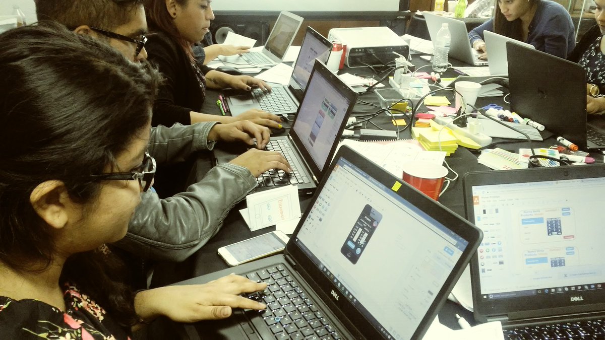 vanessa_amaya's tweet photo. Sábado de dar curso!!! Modelando software en @wave_community #FELIZOTA https://t.co/bWb5SNvoO9