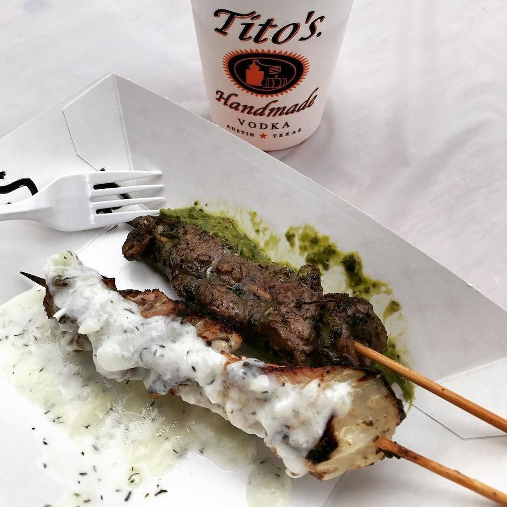welike2cook's tweet photo. Delicious skewers of grilled meats from @bonelickbbq at @fireinthe4th! @titosvodka #cocktails a perfect match with… https://t.co/UbwOaUY0h1 https://t.co/Ue82suHfQ6