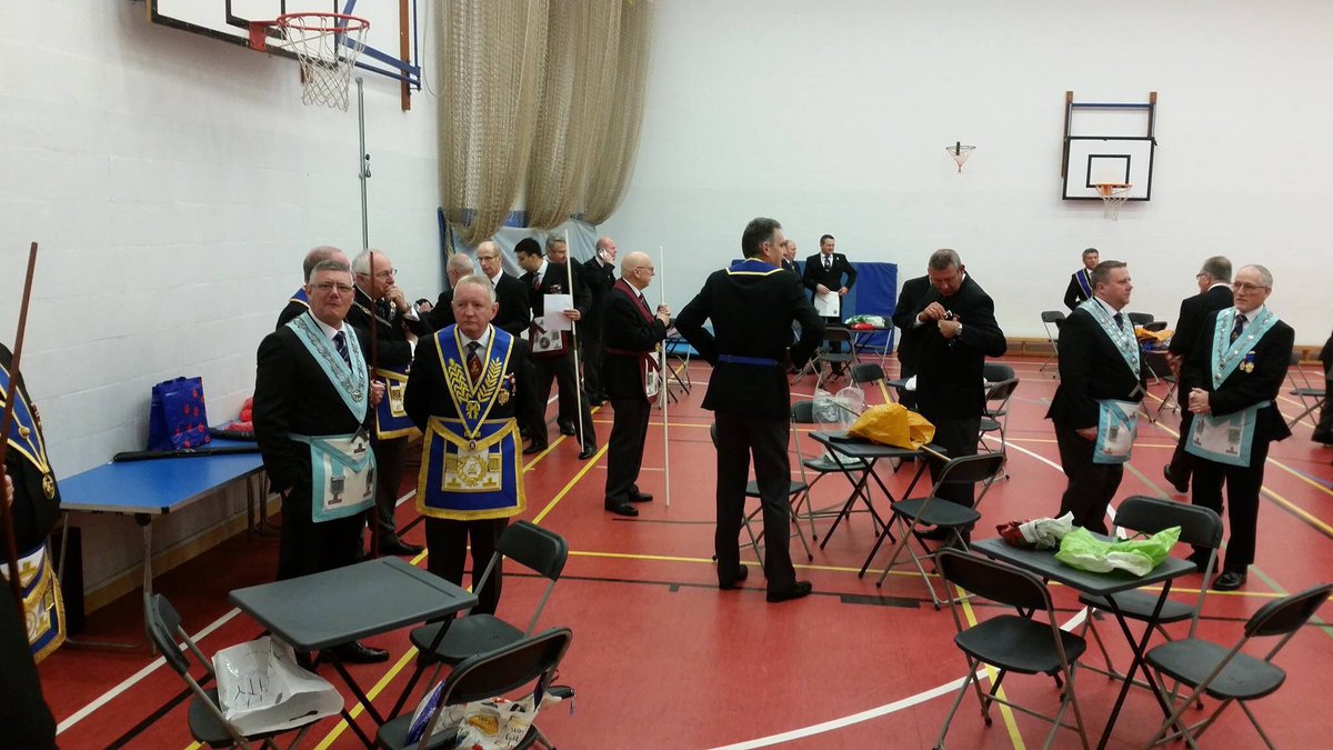 HafanDeg9520's tweet photo. A few photos from before the start of the parade @SouthWalesMason https://t.co/v6Z8UHnHXJ