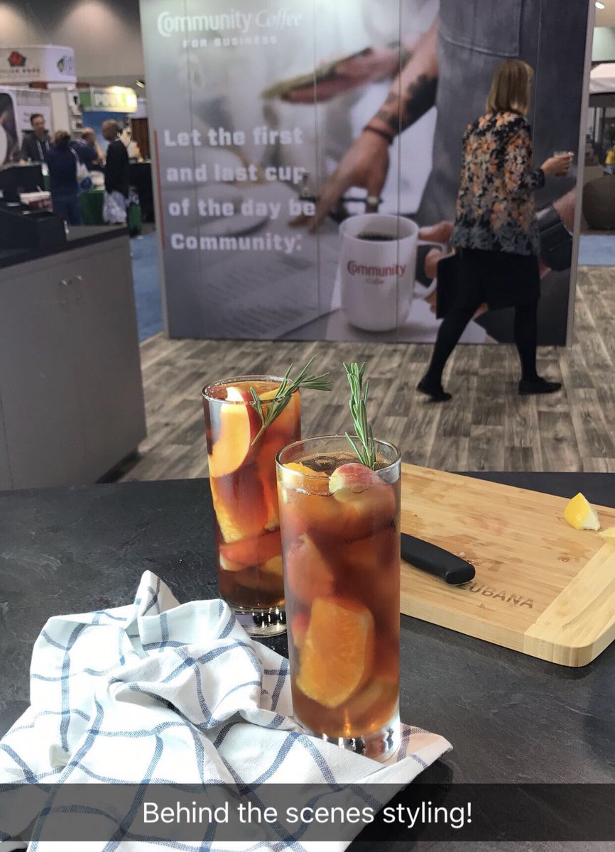 FeelGoodFoodie's tweet photo. Behind the scenes at the #NRAShow17 showing Restaurant owners how to style ice tea for fresh and lively photos! 
#StyleYourPlate #ad https://t.co/yVwZnB0LRh