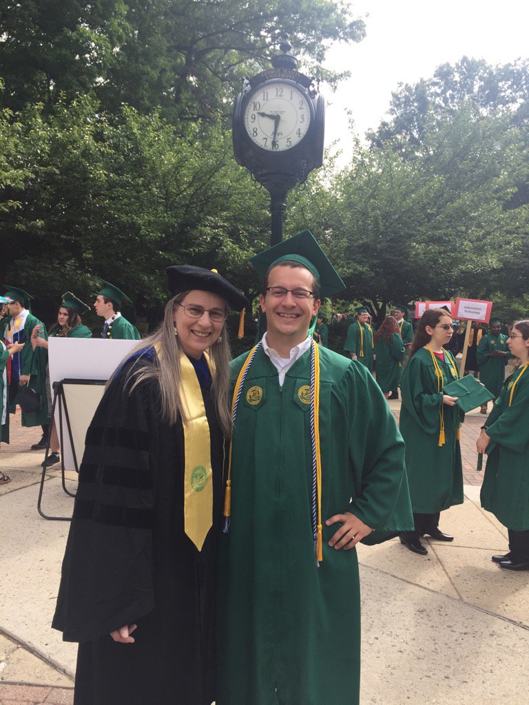 KathrynLaskey's tweet photo. Decked out for the big day. #MadeAtMason #MasonGrad17 https://t.co/O0M1yliUXw