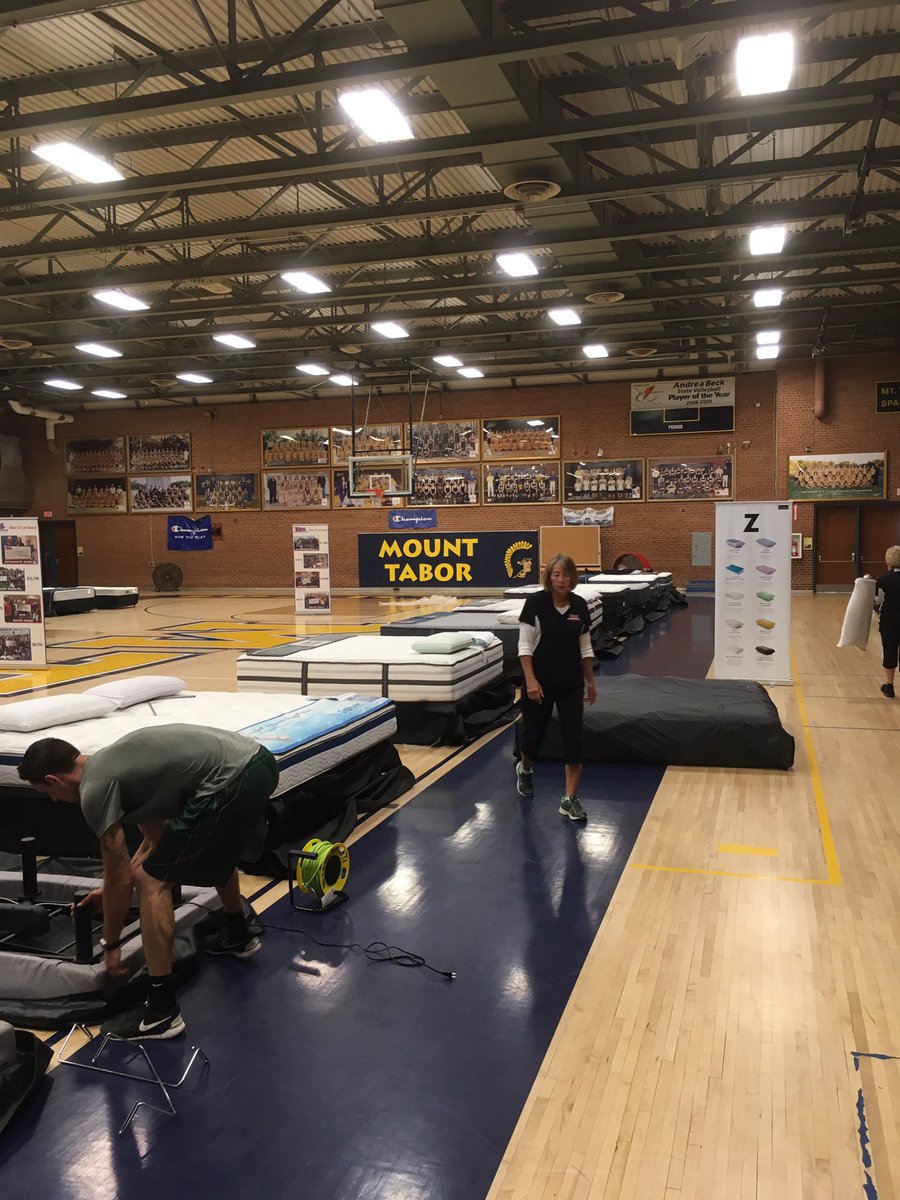 MTHoopsMuse's tweet photo. Thank you to @CFSCharlotte, and all who supported @TaborFootball & #MTHoops @Tabor_City today. We sold 42 Mattress's. Great Job!!! https://t.co/OrXxilZPCW