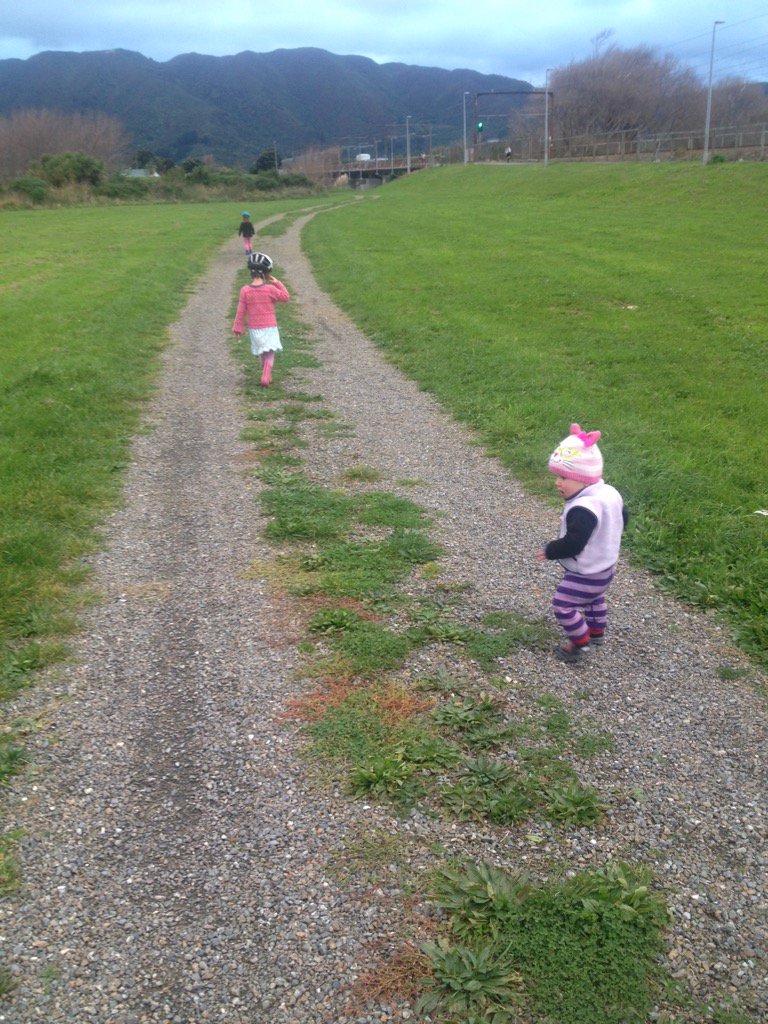 thewhaanga's tweet photo. E haere Ana ki a hikoi Ki te #huttriverbank #peanut #peanut2 #peanut3 https://t.co/HO6aEx7wHv