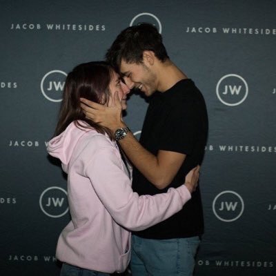JoseFearless_'s tweet photo. this delicate soul just started her way to heaven... she went to the madrid show, we'll miss her. all my prayers to her family + friends 🌹 https://t.co/UM1Cf86AK9