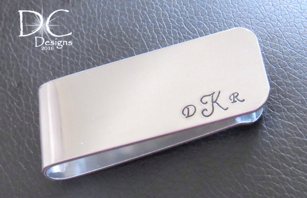 DameCreation's tweet photo. Mens Money Clip - Monogram Money Clip - Stamped Accessories - Sil… https://t.co/21oQfy7Ies #handmadehour #WalletClip https://t.co/A8lyRLcs0j