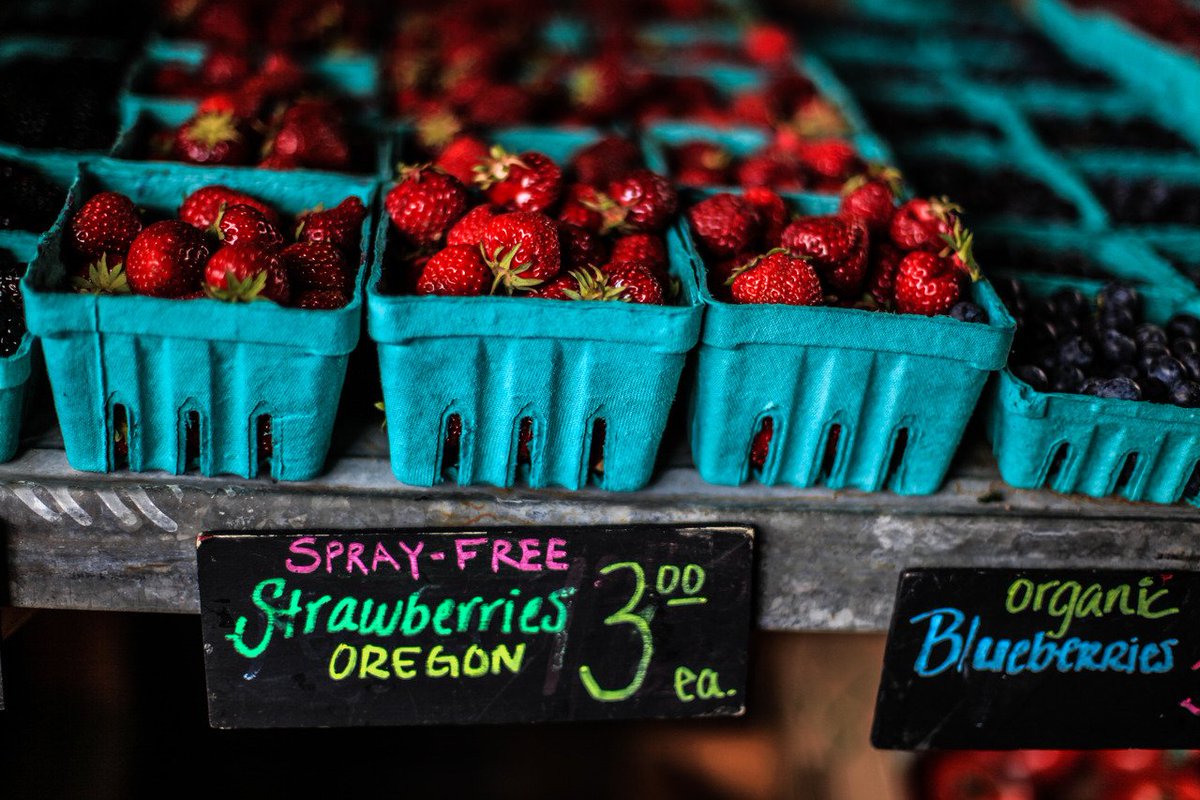 VisitCentralOR's tweet photo. Our Farmers Markets are coming. Hungry? https://t.co/scGEsrmlI2 #gocentraloregon https://t.co/ilPix4Y1AP