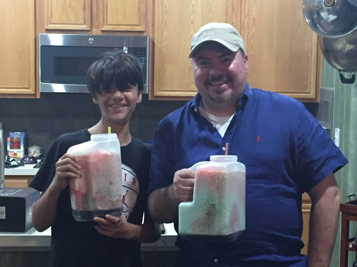 CaptSommMorgan's tweet photo. Bring your own cup day @7eleven #brainfreezefordays #beetus https://t.co/Cu4UHJe51i