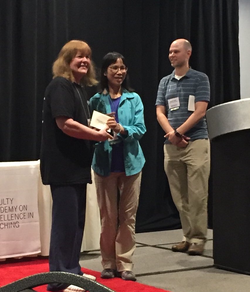 KeithAnliker's tweet photo. #FACET2017 And the winner in "community engagement" category is (drumroll) ...
Jessica Henderson @IUKokomo https://t.co/baJ0jzyRNF