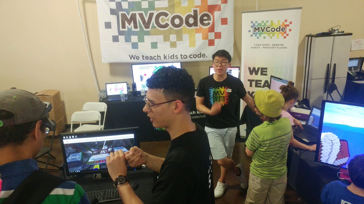 mvcode's tweet image. @makerfaire Bay Area today. #mvcode student demos are a hit. Find us in Sequoia Space Zone 8. More demos tomorrow!  #makerfaire #kidscoding