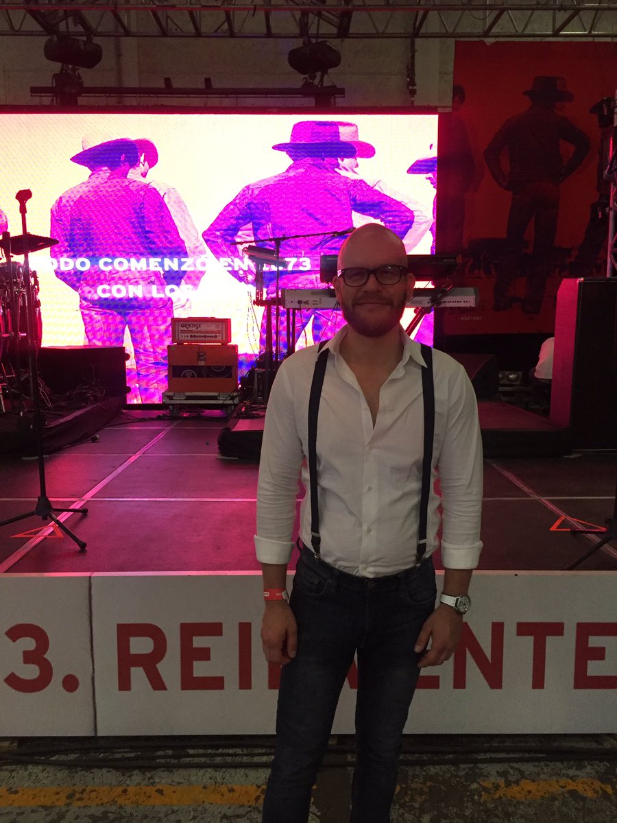 JustMondayPR's tweet photo. El actor @ricardoleguizam en la #RedCarpet de @LevisMX #501Day !!! https://t.co/6Yz3YQMuh9