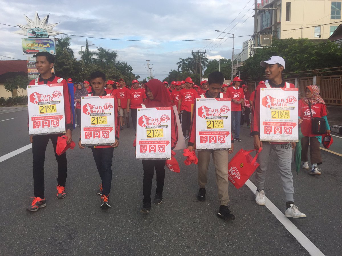 BPN - Para duta #potong10persen berkaksi mengampanyekan hemat energi. #BPNpotong10persen