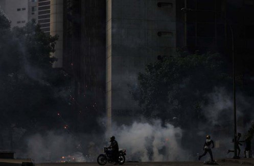 ElNacionalWeb's tweet image. [ATENCIÓN] Salud Chacao atendió 46 personas tras represión este 20 de mayo bit.ly/2q4WHJM