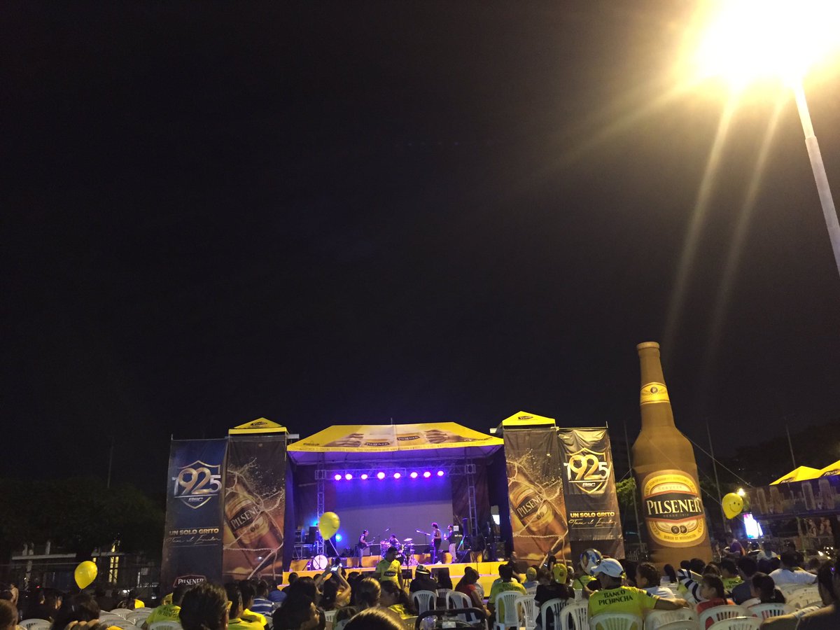 CEBAGGIOS's tweet photo. Este domingo desde las 10am el #Divertron @PilsenerEcuador  los espera para @BarcelonaSCweb vs Católica #Barcefest 🍺🍺#CentroConvenciones https://t.co/2byubQoFdm