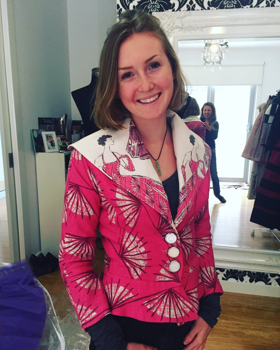 Voguabond's tweet photo. It's fun to dress up with creative designers like Aneta Pazeski! More info on this one-of-a-kind linen jacket on insta. https://t.co/KCtn79fGCl