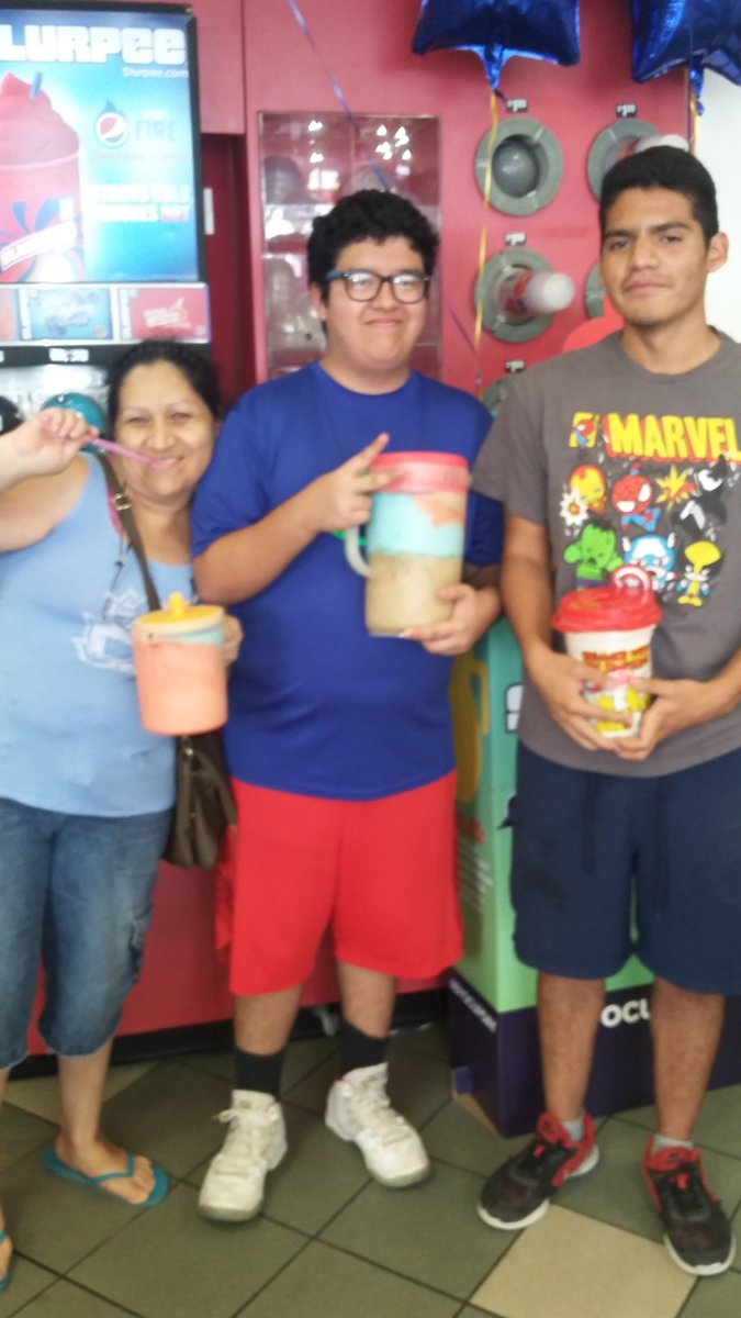 aflores_af's tweet photo. @slurpee we took advantage of #BYOCupDay #pitcher #oldschoolchurchsTheSimponspitcher #tupperwarepitcher #brainfreeze #sugarwasted https://t.co/oFMNmbWtMg
