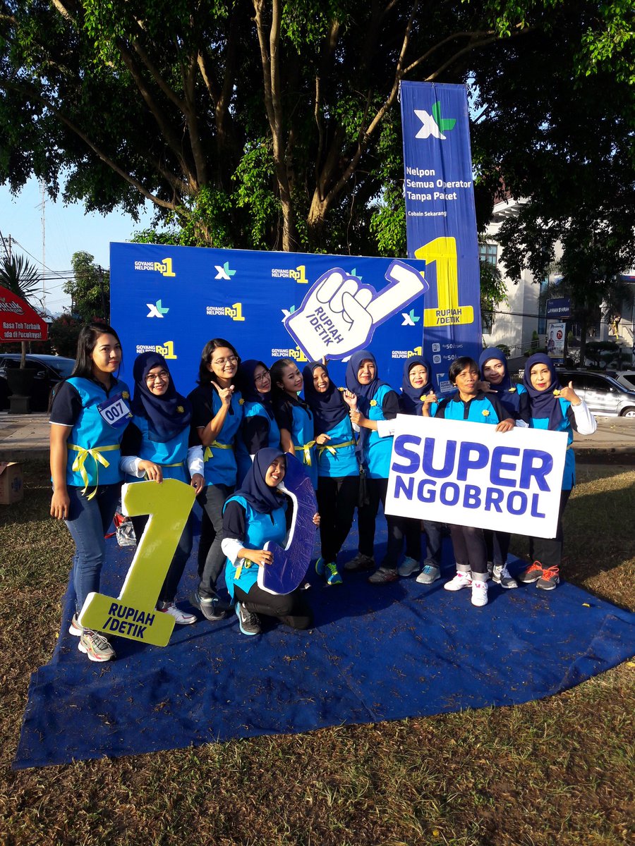 indraardiyanto's tweet photo. Kalo ini kumpulan ibuk Deperindag magelang siap #GoyangRp1Magelang @Ratrichibi @myXL_Jogja @radarjogja https://t.co/zGafZiVZN0