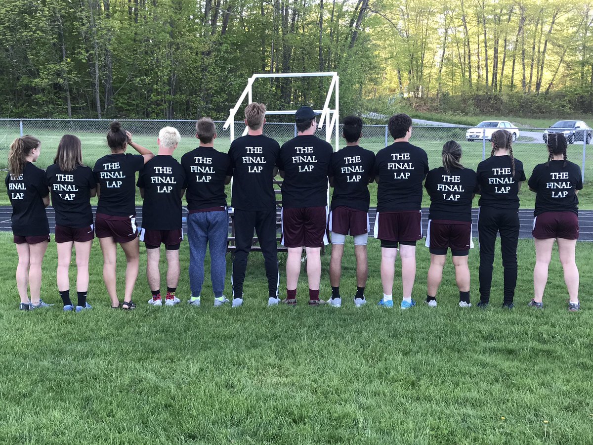 ELTrackandField's tweet photo. SENIORS FINAL LAP! https://t.co/ZZDLIwQpi4