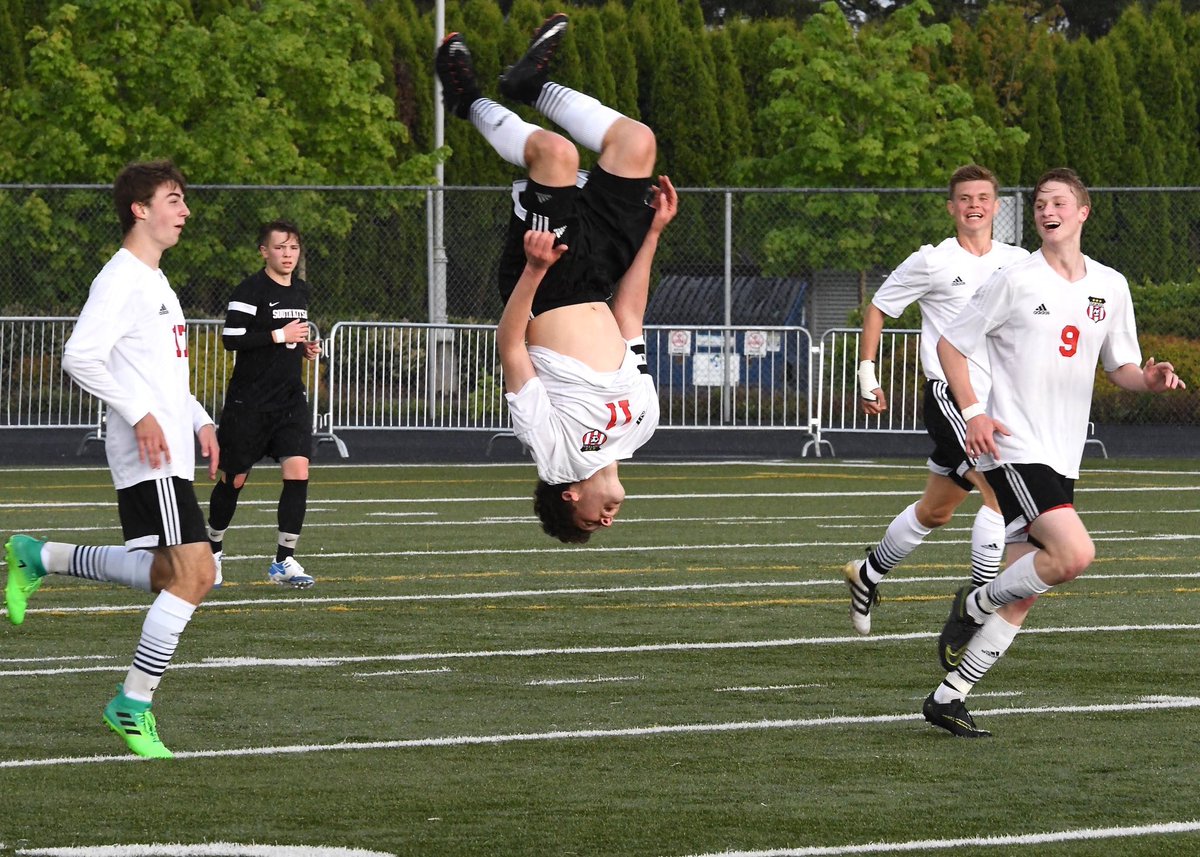 WingDanny's tweet image. Thanks to all the fans supporting us throughout the years. It's been a great ride. So many memories and life lessons. Thanks Camas 💙⚽️