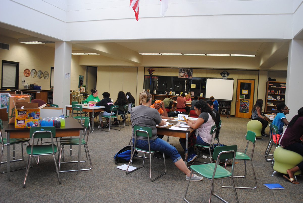 MelanieWeston2's tweet photo. Saturday School at Reidsville Middle @rmcgoogan @RCS_NC @ReidsvilleMS https://t.co/GyqYj9jU8Y