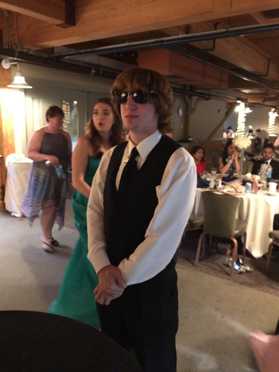 TheRegionalNRHS's tweet photo. More #promfun! @nashobaAD @ClintonItem @NRHS_DECA https://t.co/kKB2DJJ4sf