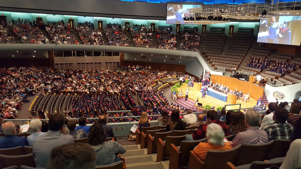 Foley_Math's tweet image. So proud of the 2016-2017 Truman graduates! #isdstrong