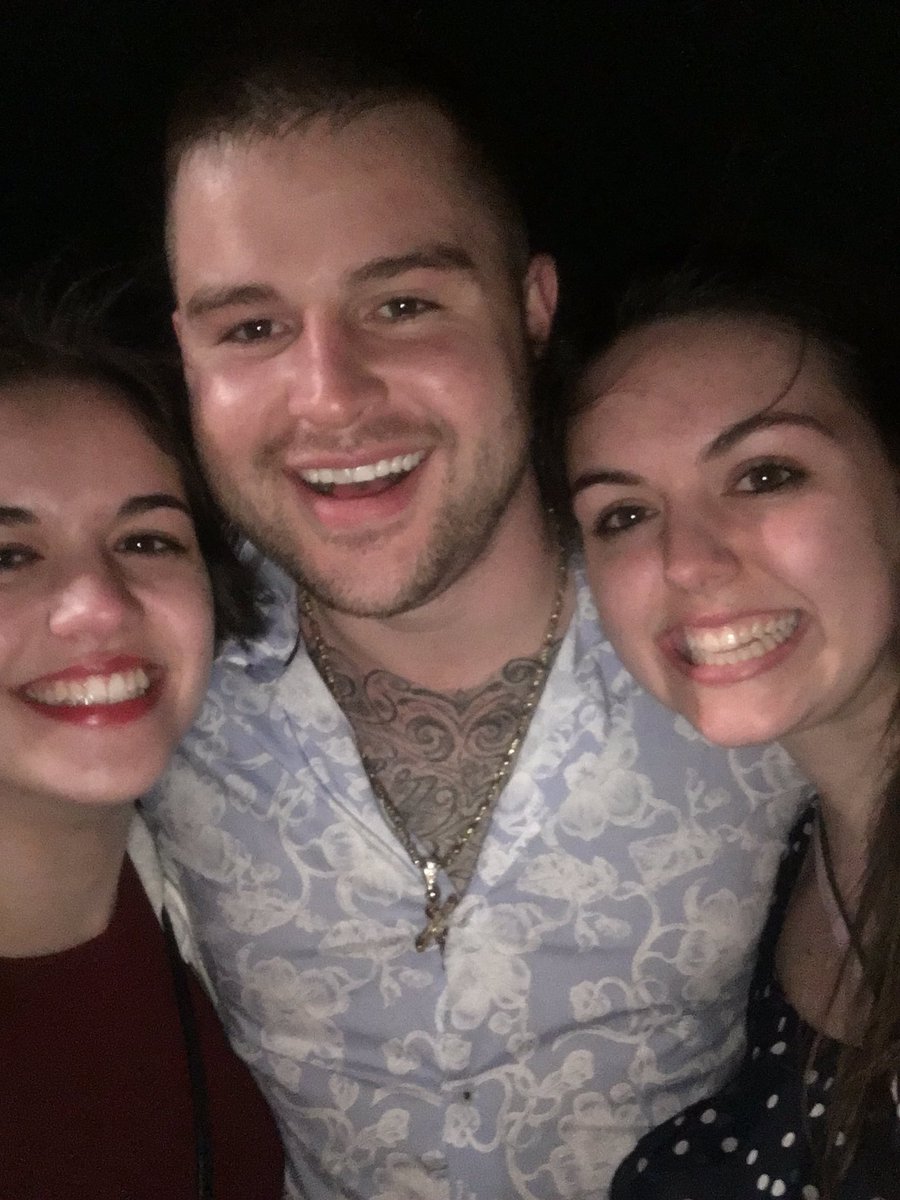 RoseFraracci13's tweet photo. Apparently waiting outside the club is a pretty decent strategy for meeting the #BBCAN greats... @Neda_Kalantar @emilymarr811 https://t.co/5Lj0y5pUbJ