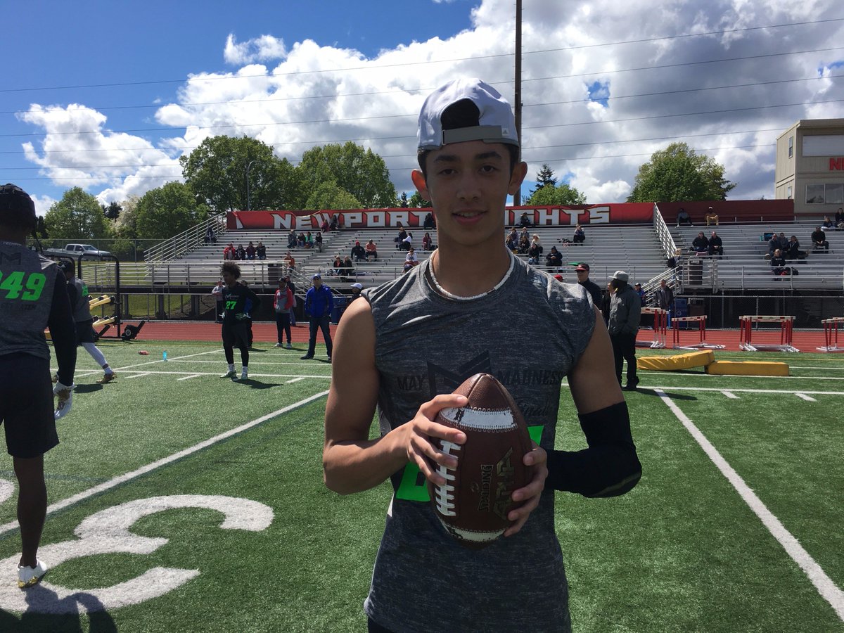 LarsHanson's tweet photo. Rainier Beach HS senior quarterback Max Nall still chasing 1st offer. Trained by -Ex-Washington St. QB Jack Thompson https://t.co/kxLWJGZ7HP https://t.co/5VHeLmiQjc
