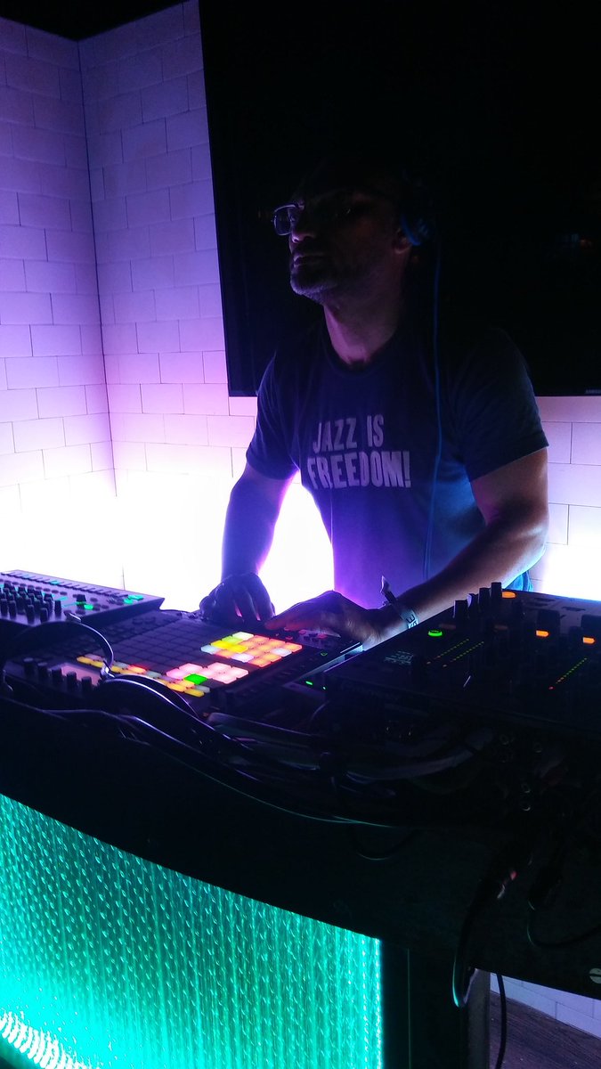 erictullis's tweet image. JAZZ IS FREEDOM! @kingbritt at Surf Club for #Moogfest2017. Hard, rebellious, hero house.
