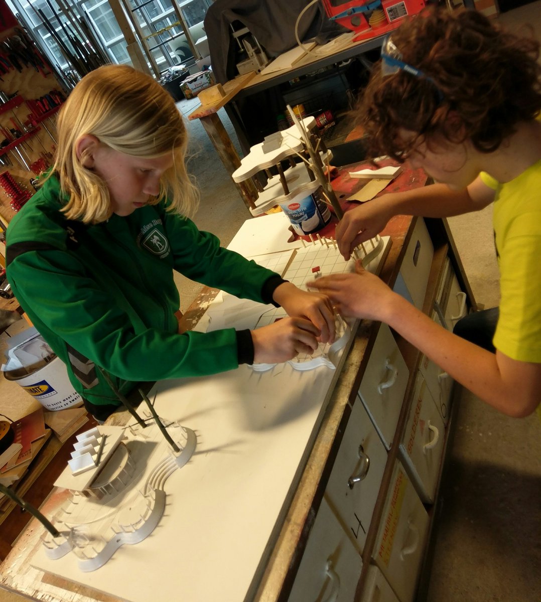 WALHALLAb_NL's tweet photo. Weet jij wat 'tactiel' is? Een belangrijke vraag vinden wij ihkv #Maakweek en #dtw2017 . Onder de goede reacties verloten wij iets tactiels https://t.co/tToqLK55eN
