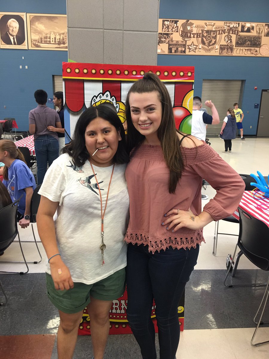 elenihitch's tweet photo. Legacy Friends Banquet🎡 https://t.co/17WEjxps0N