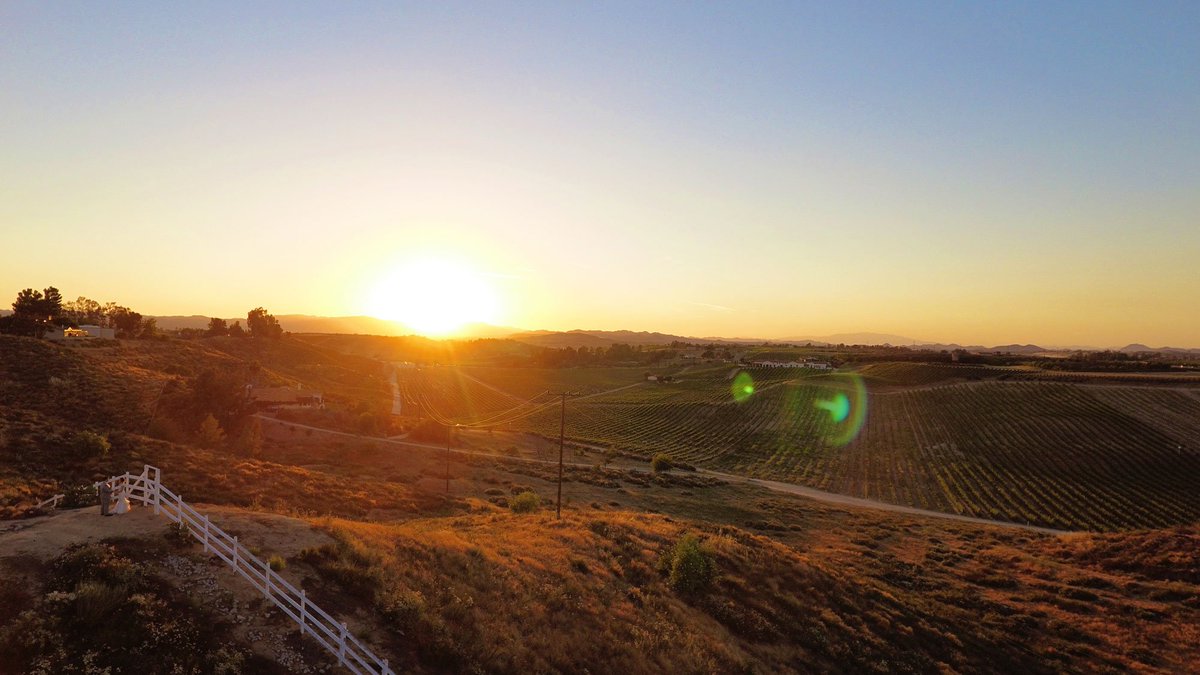 YourDayFilms's tweet photo. Unbelievably romantic, epic sunset at our wedding in #Temecula tonight. #drone #temeculawedding https://t.co/gNbSEVXgjp
